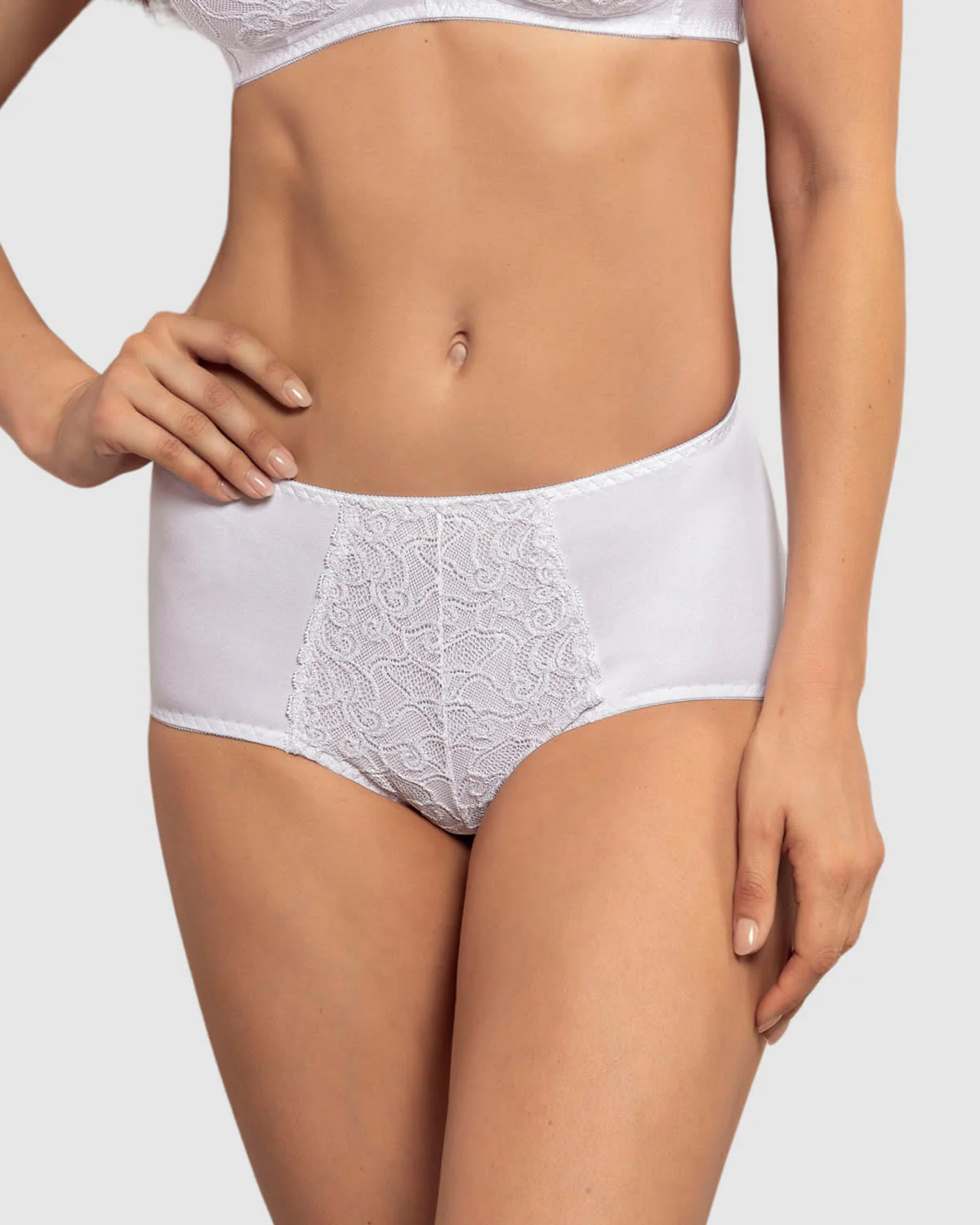 Panty clásico de control suave con toques de encaje en abdomen - Imagen 5